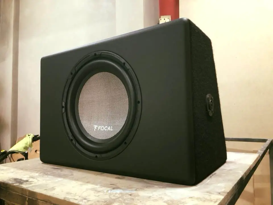 What are the key differences between Ported and Sealed Subwoofer