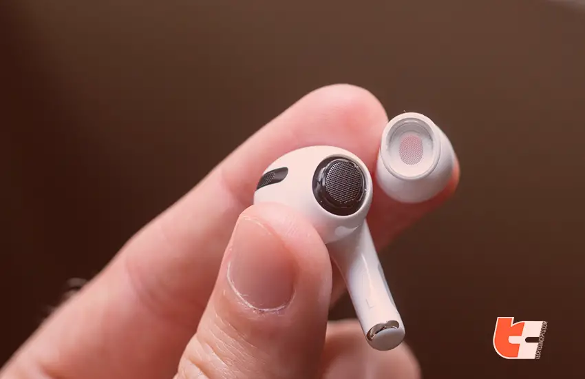 Airpod pro static noise in one ear - Remove eartips