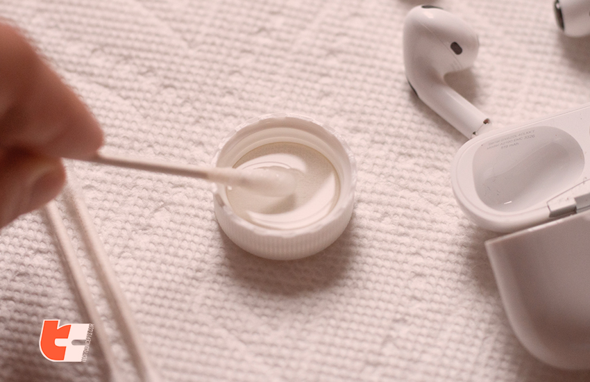 Airpod pro static noise in one ear - Wash Airpod with mild soap water