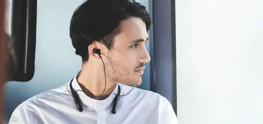 Bluetooth earbuds discount keep falling out